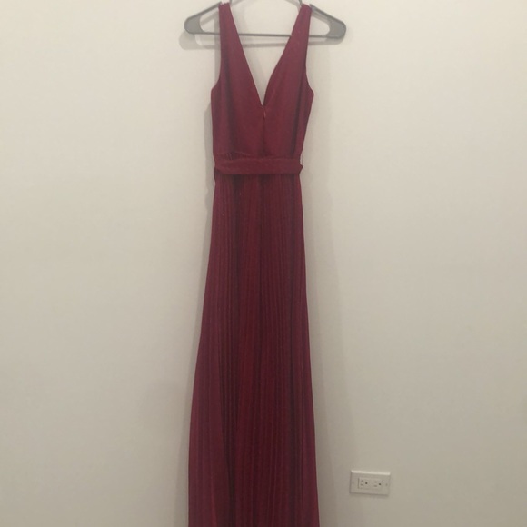 Lulu’s NWT Magenta Metallic Pleated Maxi 🔥 - Picture 8 of 12